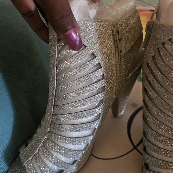 Delicious Metallic Silver Strappy Heels - Picture 5 of 10